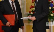 Зарплаты госслужащим поднимут за счет понижения руководителей