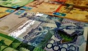 Тенге приблизился к отметке 360 за доллар