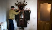 Алматинский скульптор создает произведения искусства из мусора