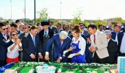Шестиметровым тортом и пиццей угощали в Талдыкоргане в честь Дня города