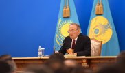 "Сладкое агентство". Назарбаев обсудил со Шпекбаевым повышение зарплат госслужащим