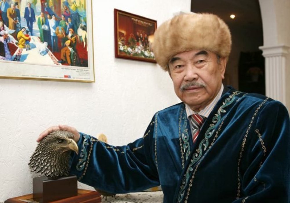 "Өзін бір, өзгені екі рет ойлаған азамат". Дархан Мыңбай Шерхан Мұртаза туралы