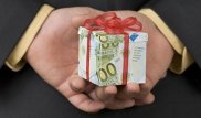 9 человек оштрафовали на 2,9 миллиона тенге за подарки сотрудникам ДГД