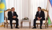 Президент Узбекистана позвонил Назарбаеву
