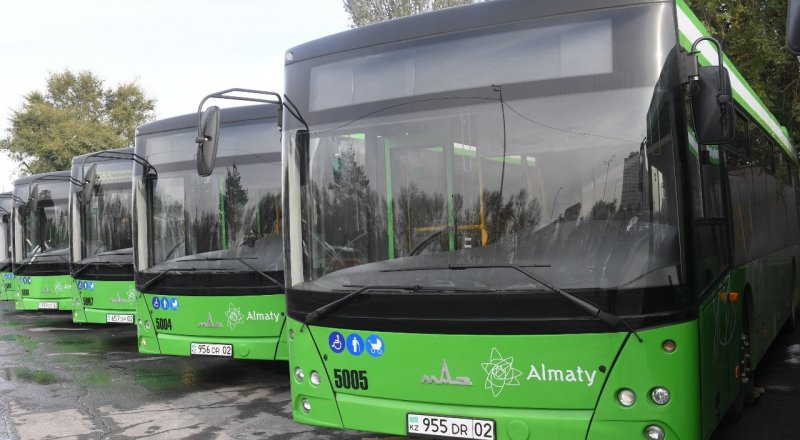 Автобусы на трех маршрутах обновили в Алматы