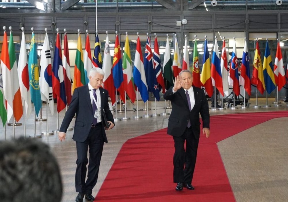 Нурсултан Назарбаев прибыл на открытие форума в Брюссель. Фото Ренат  Ташкинбаев