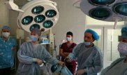 Зубы и волосы удалили у женщины из живота алматинские хирурги