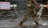 Американку, из рук которой наводнение унесло ребенка, обвинили в убийстве