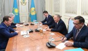 Назарбаев встретился с Медведевым в Акорде