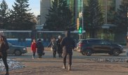 В Усть-Каменогорске появился умный светофор. Он распознает должников и преступников