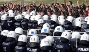 Тысячи мигрантов с ножами готовятся к прорыву в ЕС - СМИ