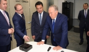 Назарбаев посетил инновационный демо-центр Huawei в Астане