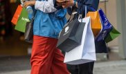 Китаянка попросила перенести операцию ради распродажи