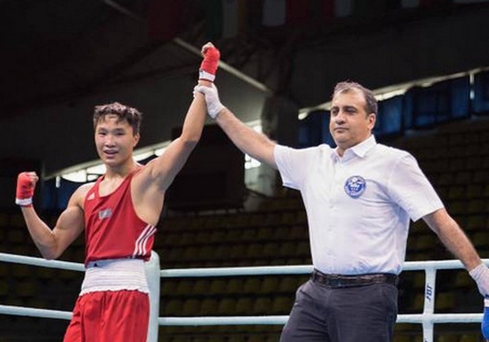 Зарубежные судьи пересмотрели бой чемпионата Казахстана по боксу и вывели в финал проигравшего