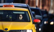 Прождавшему пассажирку 8 часов таксисту из Кыргызстана предложили автомобиль