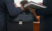 Госслужащие должны сломать в себе "стены" - Шпекбаев