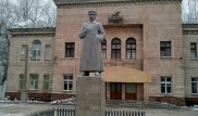 В Алматы появился памятник Сталину