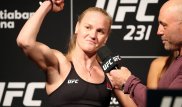 Уроженка Кыргызстана впервые в истории стала чемпионкой UFC