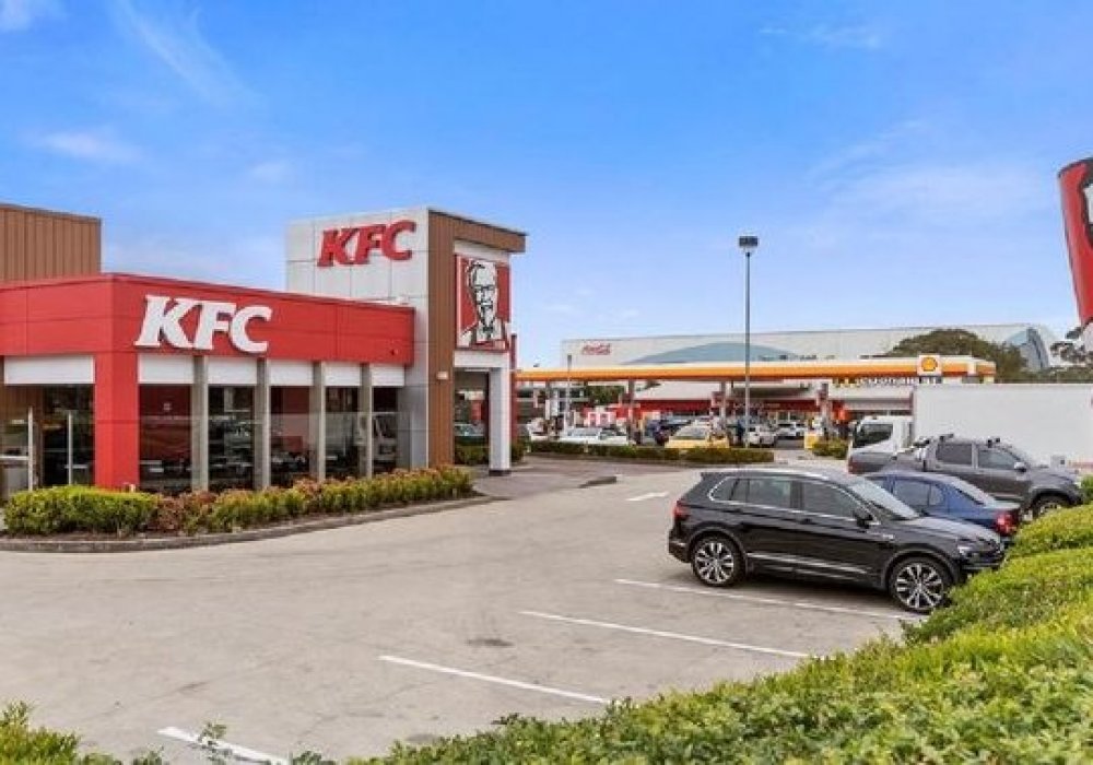 Посетительница KFC сделала неприятную находку в заказанной курице