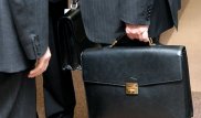 Российского чиновника уволили из-за купившей 66 машин жены