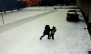 Необъяснимое нападение на ребенка в ВКО попало на видео