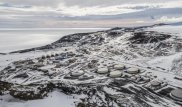 На станции в Антарктиде обнаружили мертвых людей