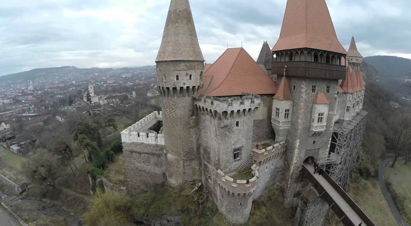 Замок Корвинов в Трансильвании. © wikipedia