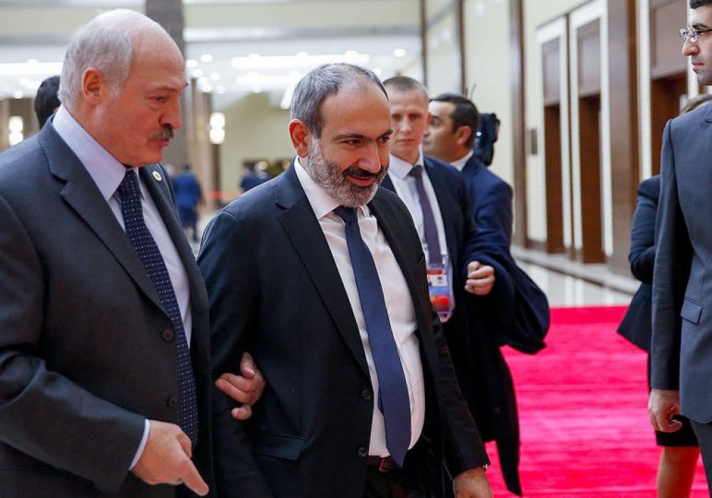 Лукашенко раскрыл детали жесткого диалога с Пашиняном