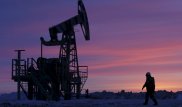 Нефть подешевела до рекордной отметки