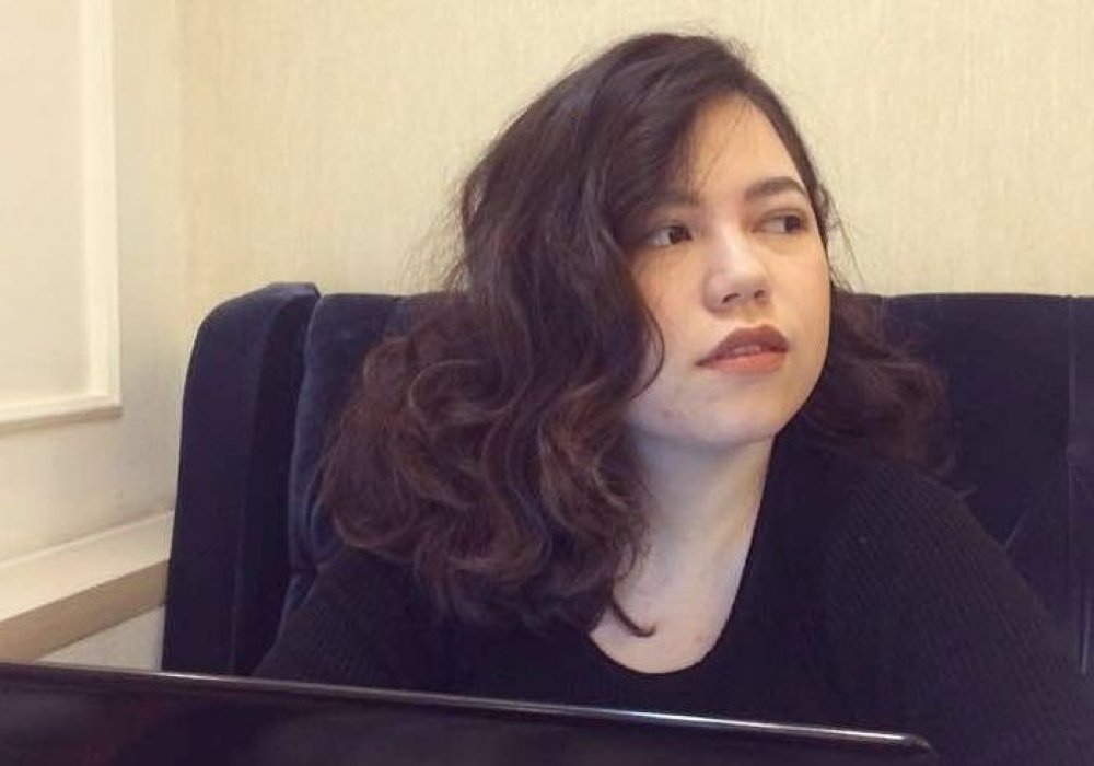 Певица Зере, снявшаяся в провокационном клипе, покидает Кыргызстан