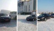 Мешіт территориясына кірген көліктер астаналықтың наразылығын туғызды