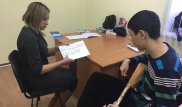 Актюбинка придумала, как обучать глухонемых детей игре на домбре