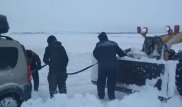 На трассе Уральск - Атырау большегрузы слетают в кювет