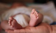 Порок сердца и пневмония - врачи о девочке в Астане, которой грозит ампутация