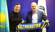 Новый тренер сборной Казахстана по футболу вступил в должность