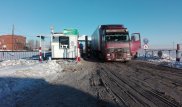 Названа причина 15-километровой очереди на границе Казахстана с Россией