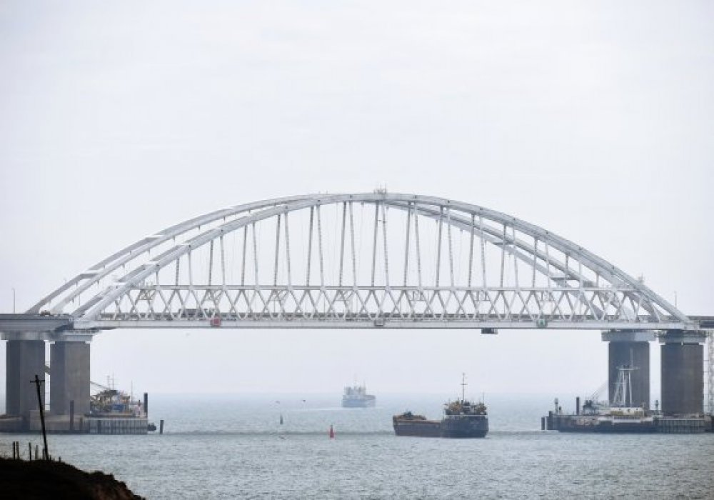 Два судна горят в районе Керченского пролива: есть жертвы