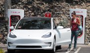 Убытки Tesla составили почти миллиард долларов
