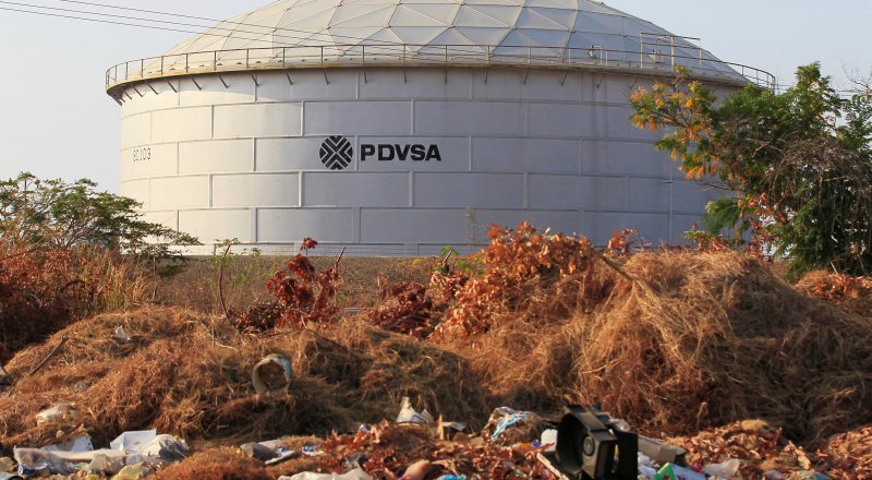 PDVSA обладает монопольным правом на добычу нефти и природного газа на континентальном и морском шельфах Венесуэлы. © Reuters