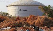 Нефтяники Венесуэлы переводят счета в российский банк - СМИ