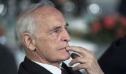 Актера Василия Ланового со скандалом не пустили на борт российского лоукостера