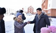 Бизнесмен подарил квартиру многодетной семье в Актобе