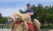 "Дастарханға қойдың басын қойғанда жағамды ұстадым". 40 елді аралаған ағылшынның өмірі