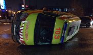 В Алматы ехавшая на вызов скорая попала в аварию