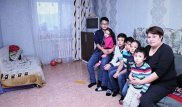 Неизвестный предприниматель подарил квартиру многодетной семье в Астане