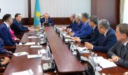 Четверть века работает со мной - Назарбаев о Мамине