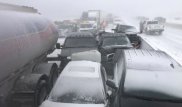Более 70 автомобилей столкнулись на трассе в Канаде
