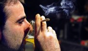 Сочетание алкоголя и сигарет особенно разрушает мозг