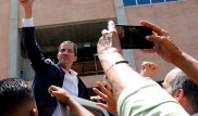 Гуайдо вернулся в Венесуэлу и позвал сторонников на митинги