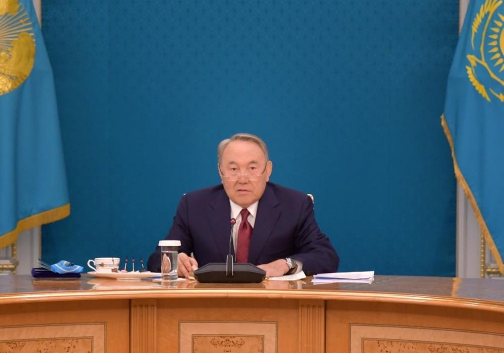 Мужчинам не нравится, как тратят деньги их жены и правительство - Назарбаев